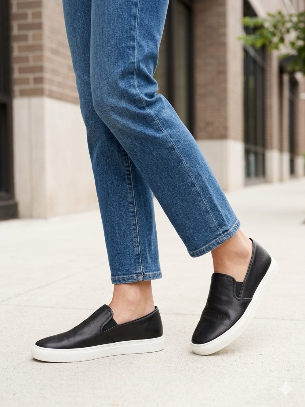 Vince Warren Black Smooth Leather slip on Platform sneakers Size 9.5